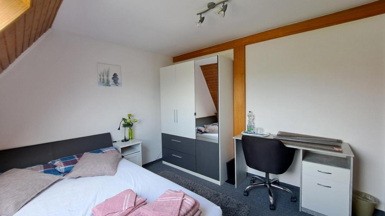 Apartamento Cosy Retreat In Friolzheim Exterior foto